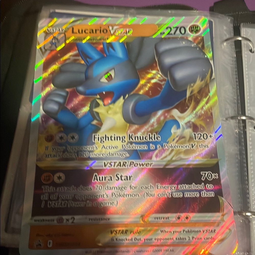 Lucario VSTAR Pokémon Card
